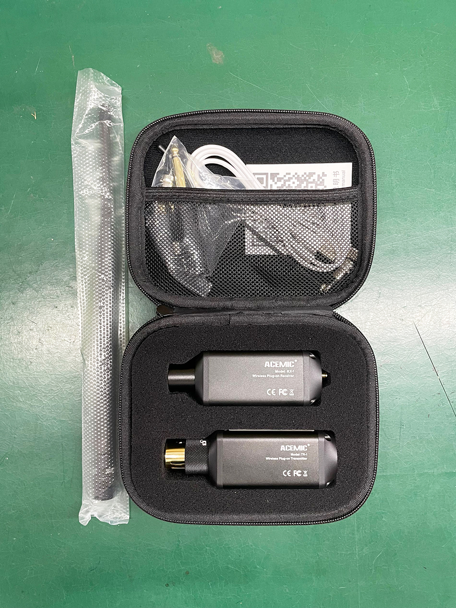 RT-1 Plug-On XLR Wireless Audio Transmitter and Receiver