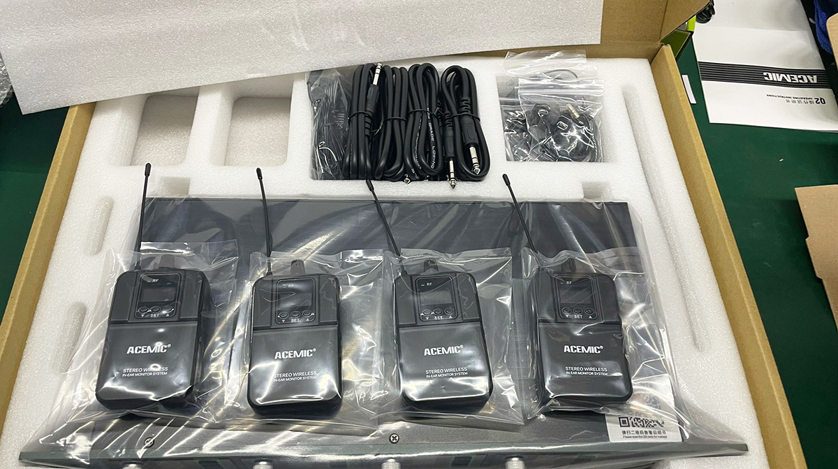S4 Stereo Wireless In-Ear Monitor System 4 Channel