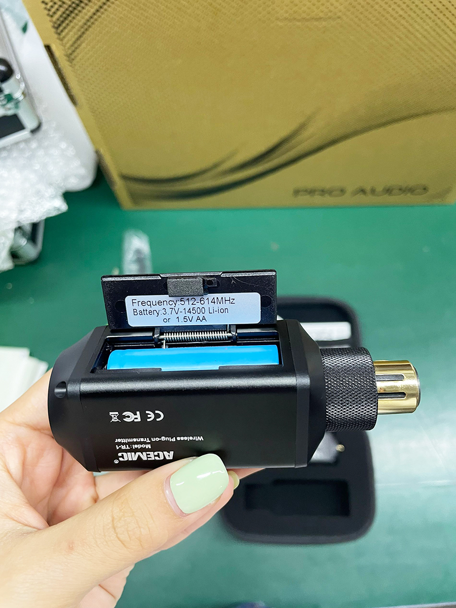 RT-1 Plug-On XLR Wireless Audio Transmitter and Receiver