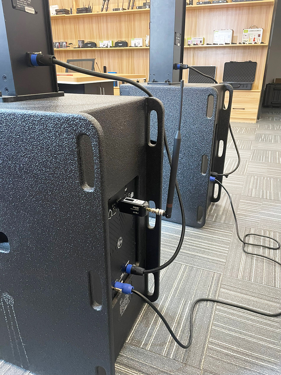 RT-1 Plug-On XLR Wireless Audio Transmitter and Receiver