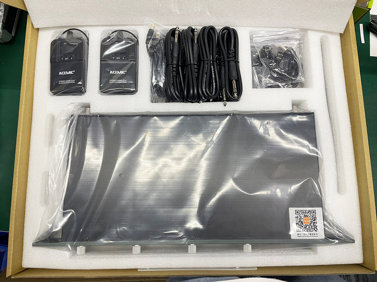 S4 Stereo Wireless In-Ear Monitor System 4 Channel
