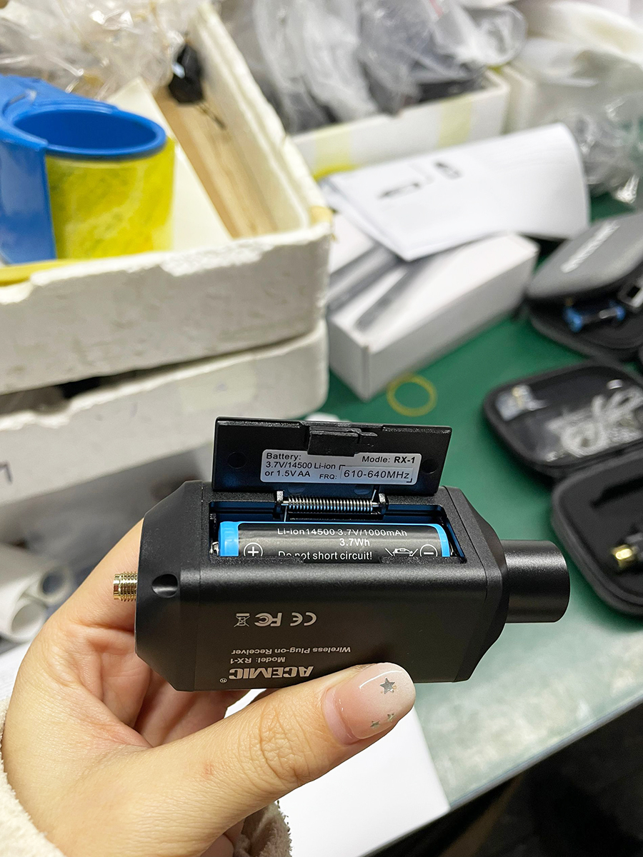 RT-1 Plug-On XLR Wireless Audio Transmitter and Receiver