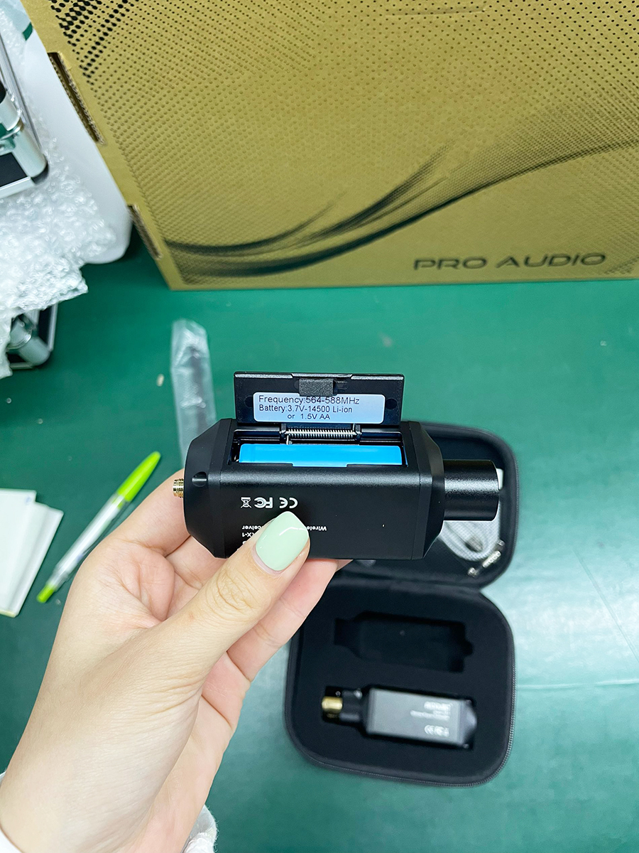 RT-1 Plug-On XLR Wireless Audio Transmitter and Receiver