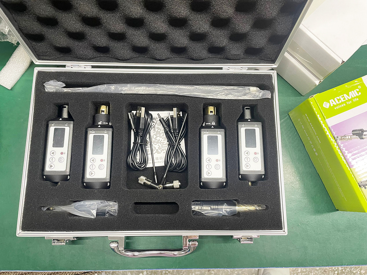 RT-1Dual Plug-On Wireless Audio Transmitters and Receivers for PA Speakers